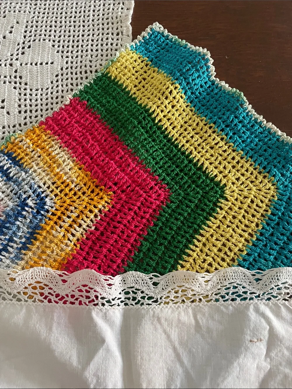 Vintage doilies bundle of 4